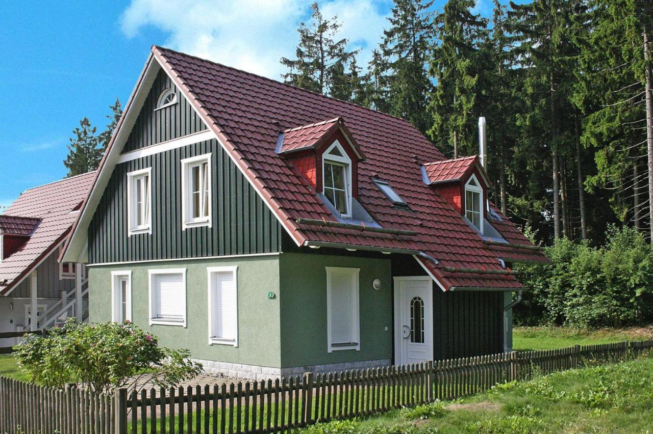 Ferienhaeuser Im Tannenpark, 塔内 外观 照片
