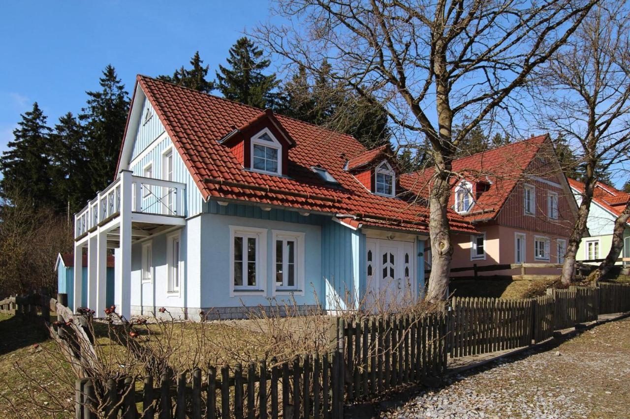 Ferienhaeuser Im Tannenpark, 塔内 外观 照片